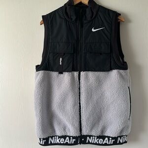 Men’s Nike Air Sherpa vest size S